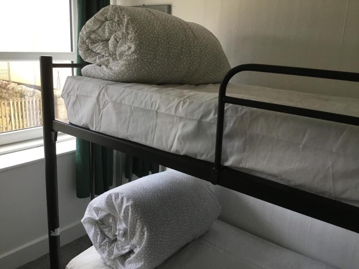 The Boathouse Lodge Hostel Бандоран Экстерьер фото